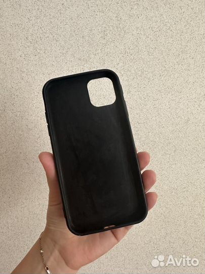 Чехол на iPhone 11
