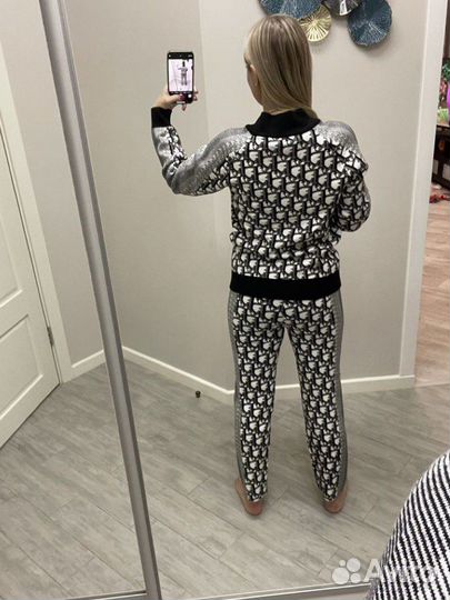 Костюм женский