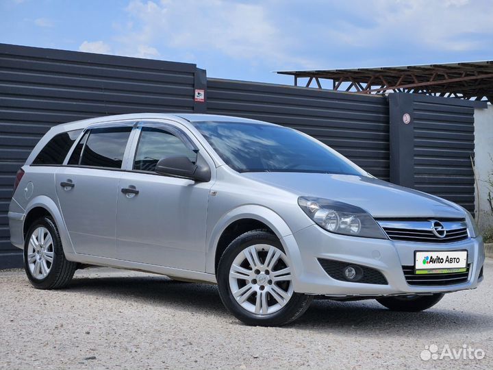 Opel Astra 1.6 МТ, 2012, 215 000 км