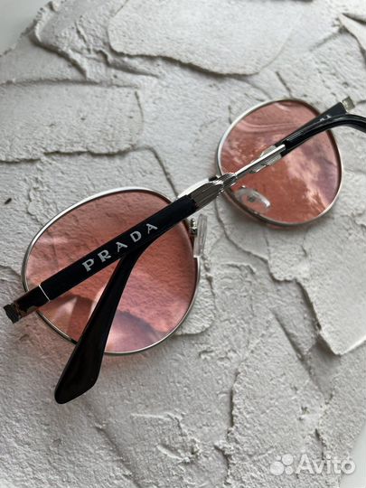 Солнечные очки prada