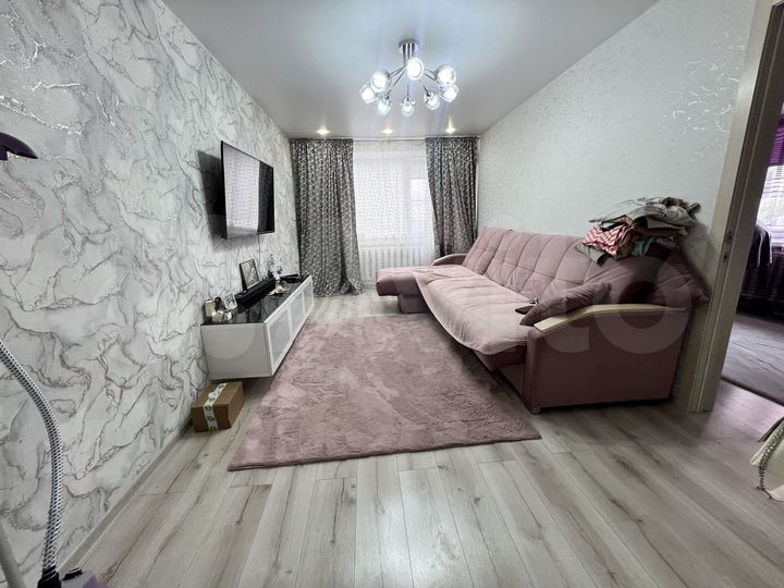 3-к. квартира, 52,4 м², 1/2 эт.