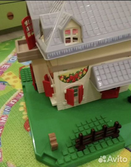 Домик кукольный