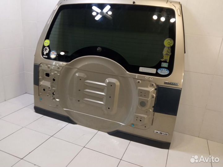 Дверь багажника Mitsubishi Pajero 4 V93W 2007-2021