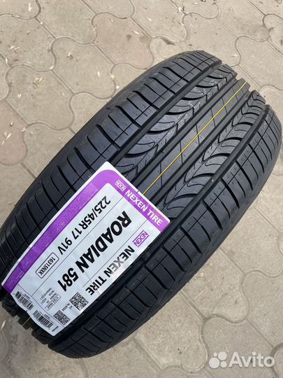 Nexen Roadian 581 225/45 R17 91V