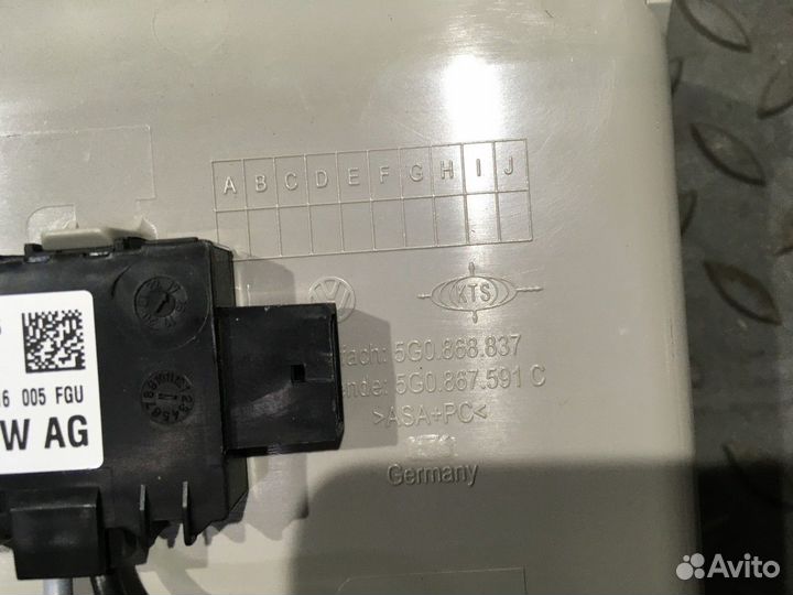 Плафон внутреннего освещения (Volkswagen Tiguan)