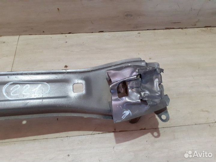 Усилитель переднего бампера Honda Cr-V 4