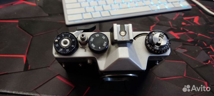 Плёночный фотоаппарат зенит ET на запчасти