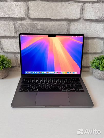 Идеальный Apple MacBook Air 13 2022 M2, 8Gb/256SSD