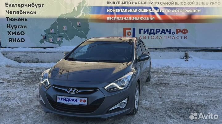 Уплотнитель стекла задний левый Hyundai i40 (VF) 8