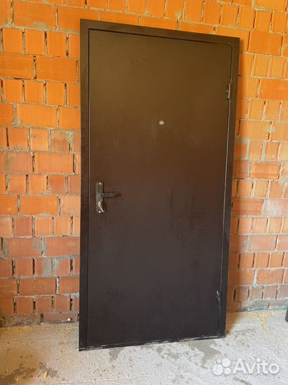 Дверь металлическая входная