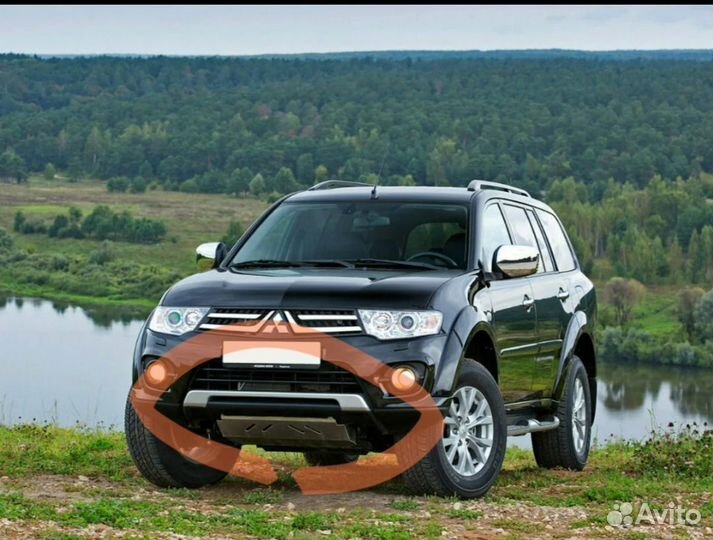 Накладка переднего бампера Mitsubishi Pajero Sport