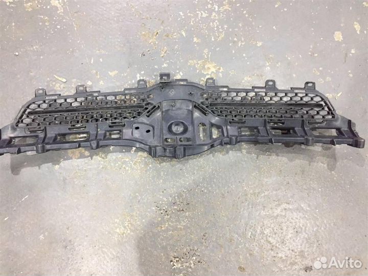 Решетка радиатора toyota Verso 2009