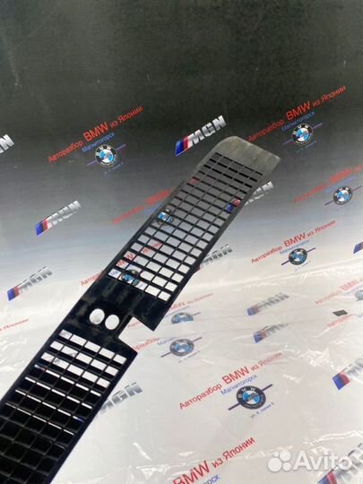 Решетка капота правая Bmw 7 E38 М60 2000
