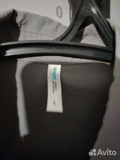 Лёгкая ветровка женская