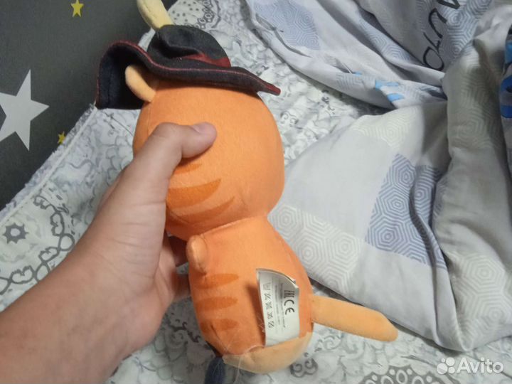 Игрушка из мультфильма кот в сапогах спогах
