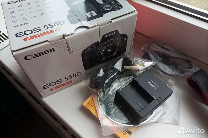 Canon EOS 550D 6к кадров, почти новый