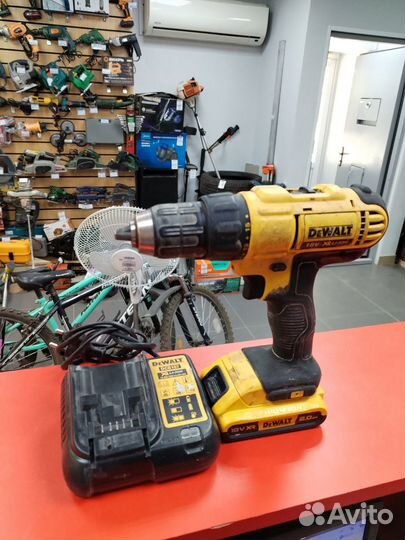 Шуруповерт Dewalt DCD 771