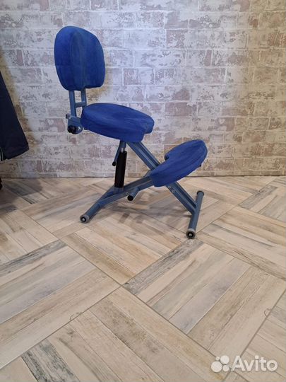 Стул школьный коленный