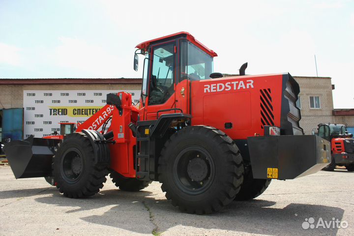 Фронтальный погрузчик Redstar 933, 2023