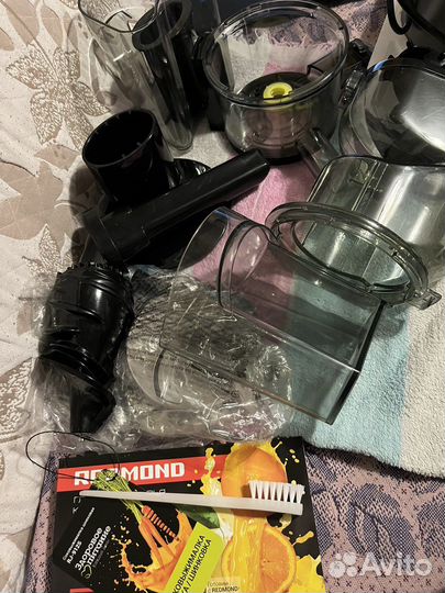 Шнековая соковыжималка