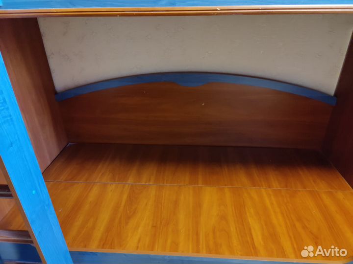 Двухъярусная кровать