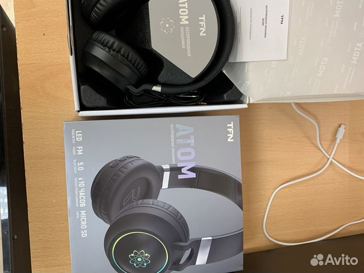 Наушники атом