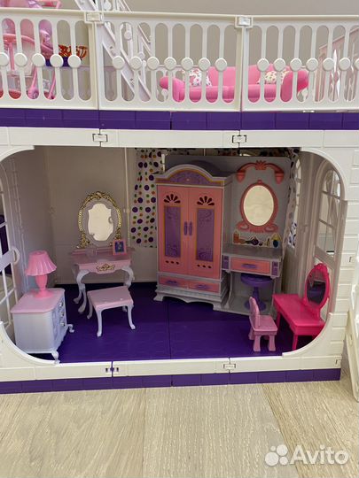 Домик Барби с мебелью