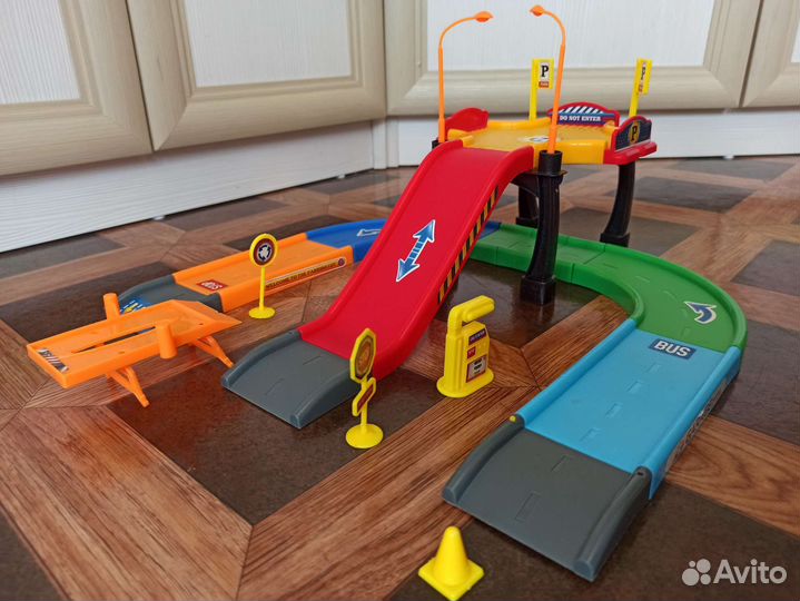 Игрушка автомобильный трек