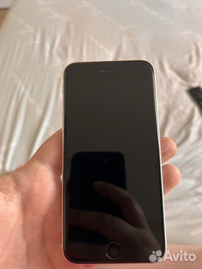 iPhone SE, 64 ГБ