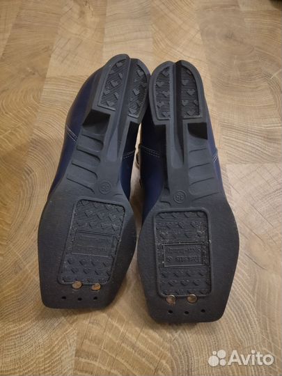 Лыжные ботинки детские 35 размер