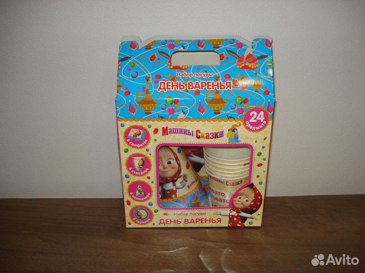 Подарочный набор посуды и скатерть Маша и Медведь