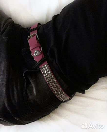 Ремень с заклепками