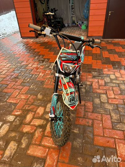 Regulmoto Seven Medalist 150E