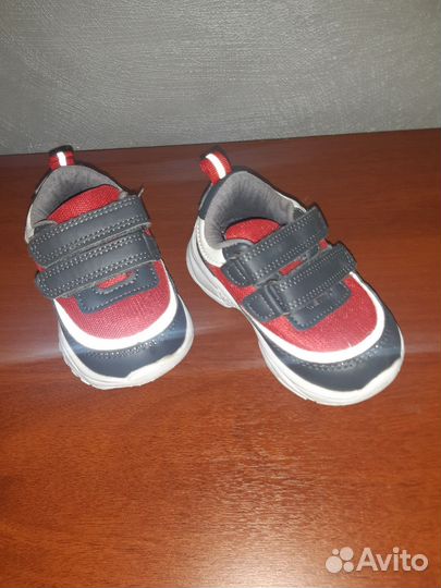 Кроссовки детские
