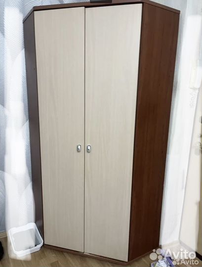 Шкаф угловой