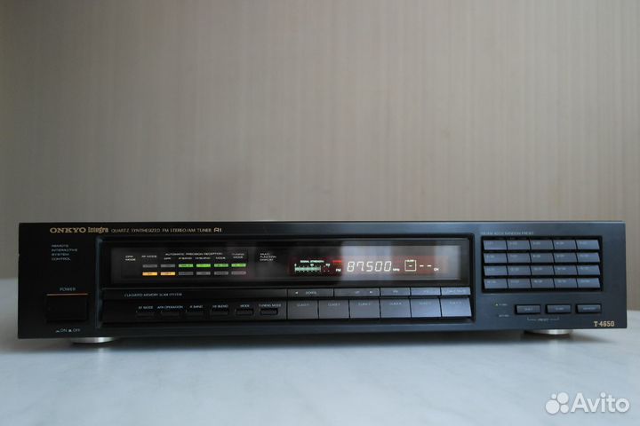 Тюнер Onkyo T 4650 в отл. состоянии, 220 Вольт