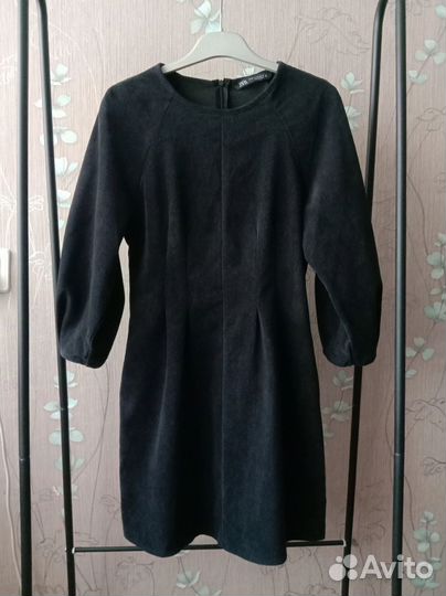 Платье Zara микровельвет 40-42 размер
