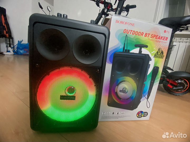 Мощная беспроводная колонка с караоке и басами