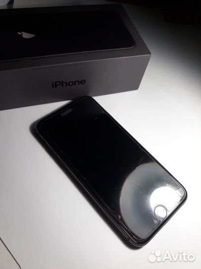 Телефон iPhone 8 64 gb