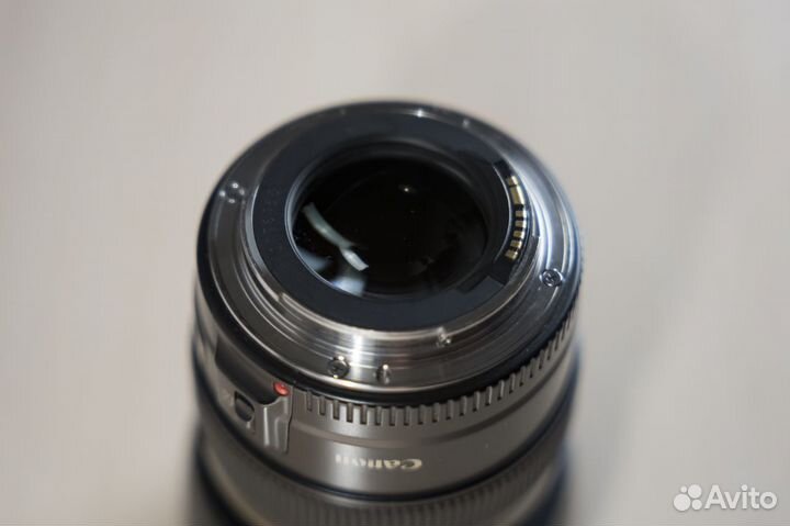 Canon EF 85mm f/1.8 USM