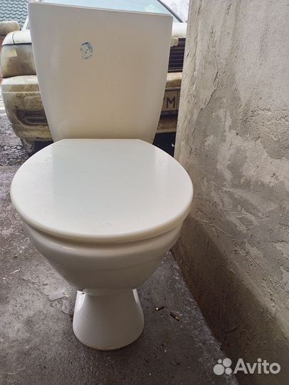 Унитазы и бачки бу
