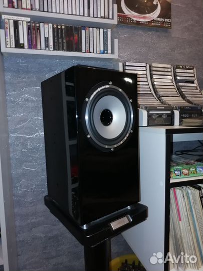 Ас Tannoy Revolution XT 6