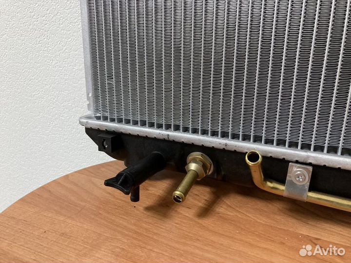 Радиатор охлаждения Тойота Рав4 98-00