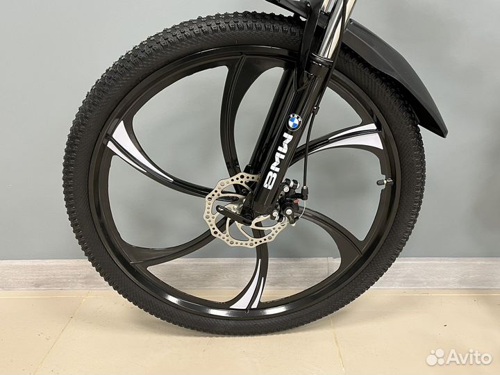 Велосипед BMW на литых дисках взрослый