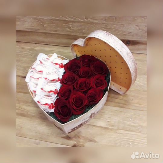 Живые цветы букеты с конфетами