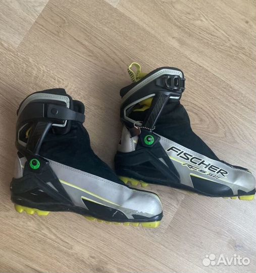 Лыжные ботинки Fisher RC5 Skate NNN EU43/RUS42
