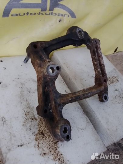 Кронштейн компрессора кондиционера Toyota Camry V50 2arfe оригинал