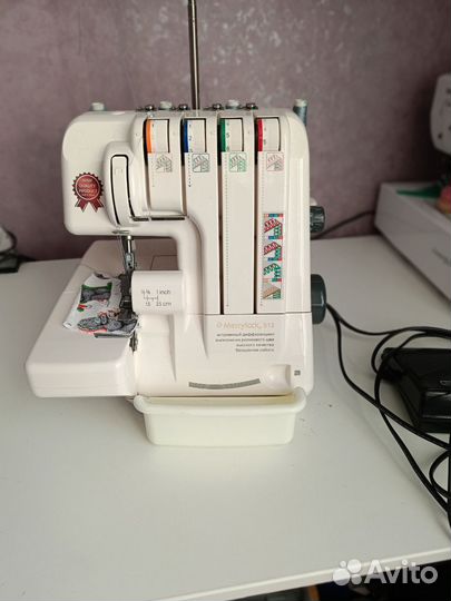 Оверлок merrylock 012