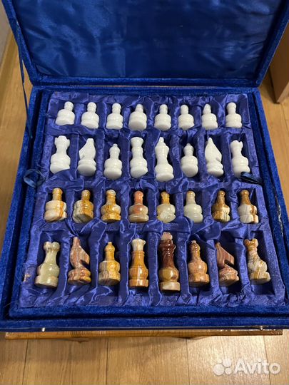 Шахматы подарочные из натурального камня