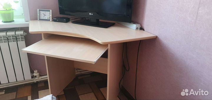 Компьютерный стол